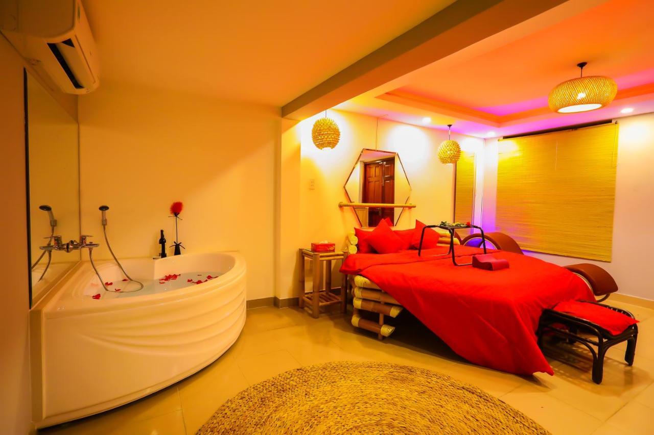 Lồng đèn đỏ Love hôtel