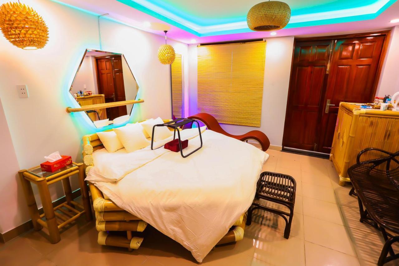 Lồng đèn đỏ Hô Chi Minh-Ville